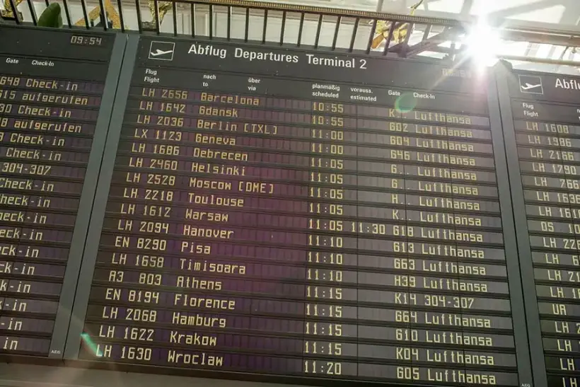 EU to simplify refunds for cancelled flights