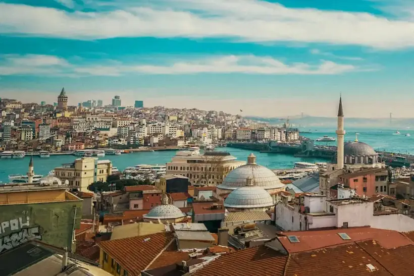 Number of Foreigners Holding Turkish Residence Permits Exceeds 1.27 Million